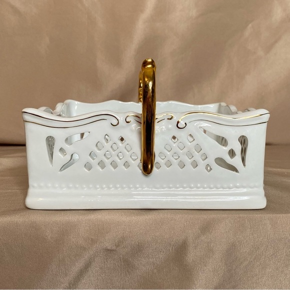 Porcelain Treasures White & Gold Napkin Holder - Picture 2 of 9